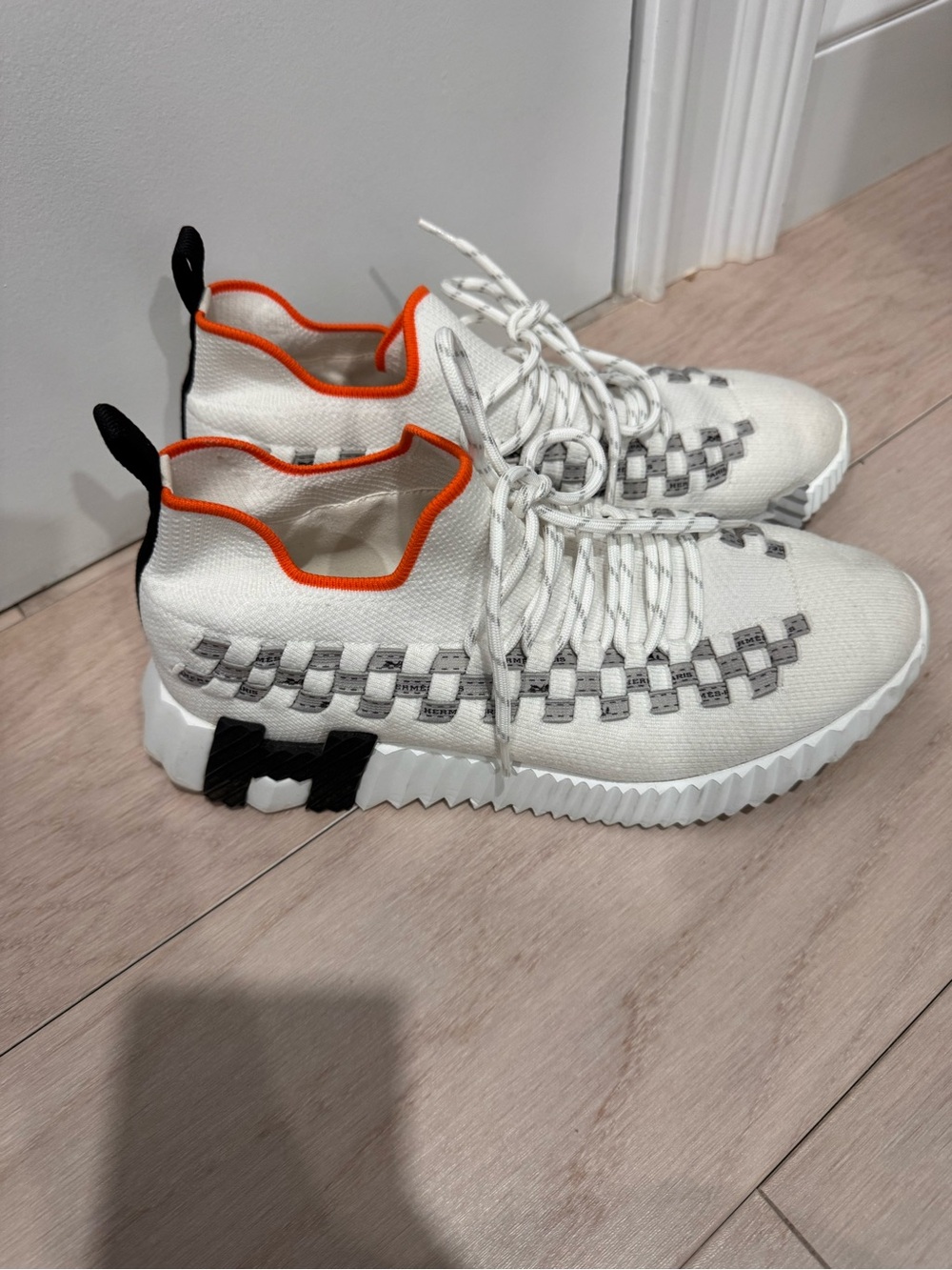 Hermes Cream Knit Sneakers with Orange Trim - Picture 5 of 9
